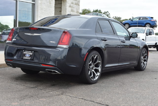 Used 2017 Chrysler 300 S RWD image 17