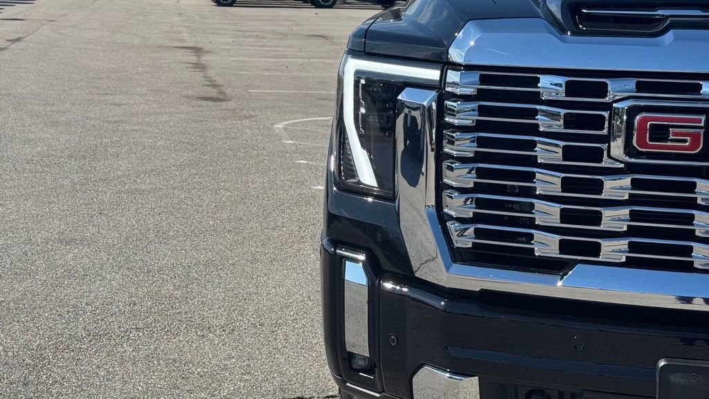 Used 2025 GMC Sierra 2500 Denali w/ Denali Reserve Package image 6