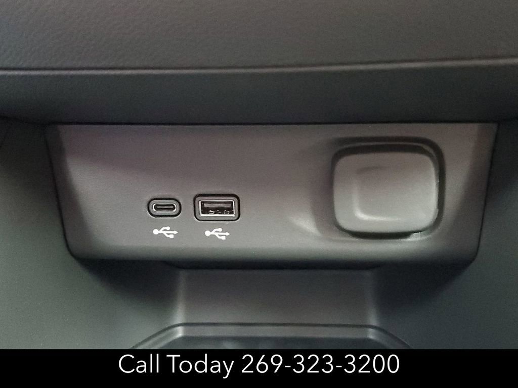 New 2025 Buick Envista Preferred w/ Advanced Safety Package image 33