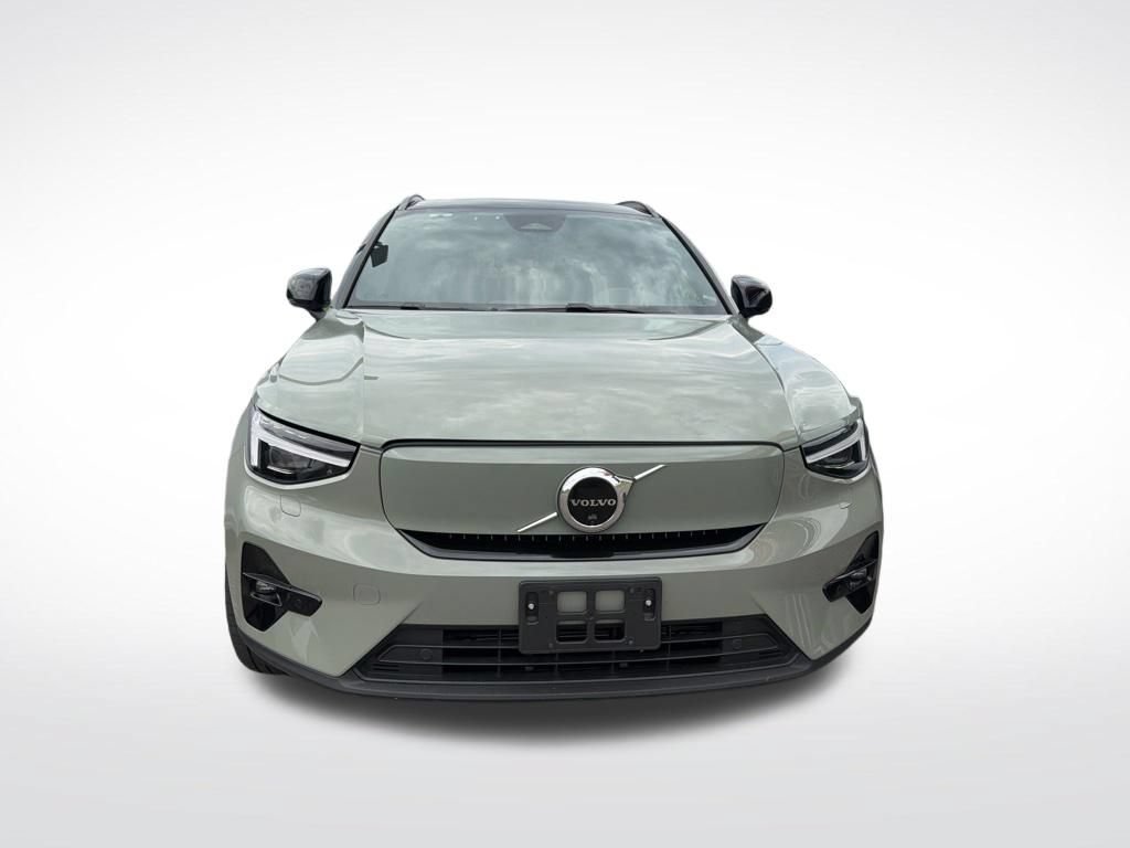 Used 2023 Volvo XC40 Recharge Ultimate AWD/4WD image 3