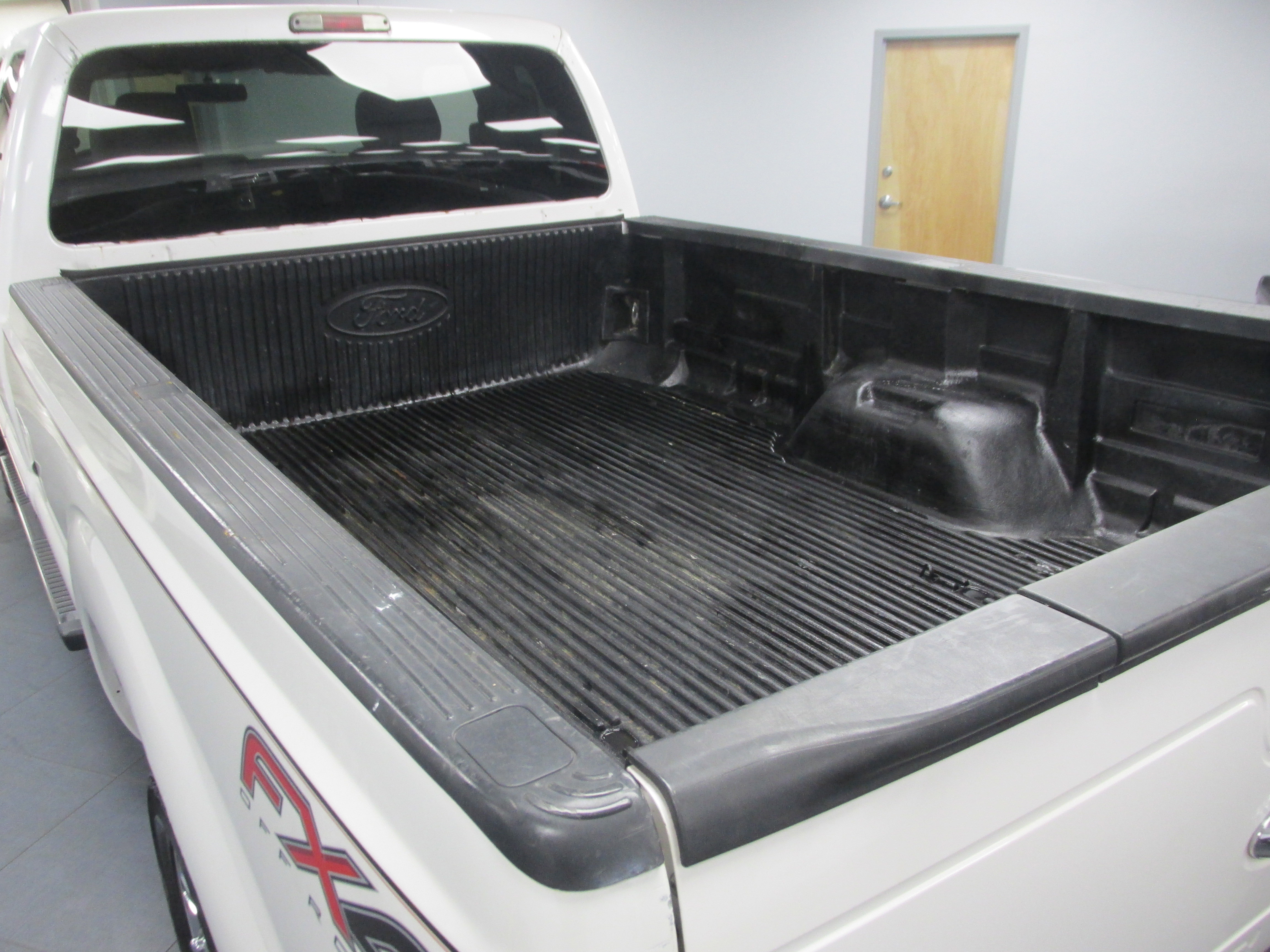 Used 2016 Ford F250 Lariat w/ Chrome Package image 14