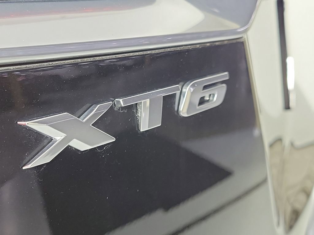 Used 2025 Cadillac XT6 Premium Luxury w/ Technology Package image 6