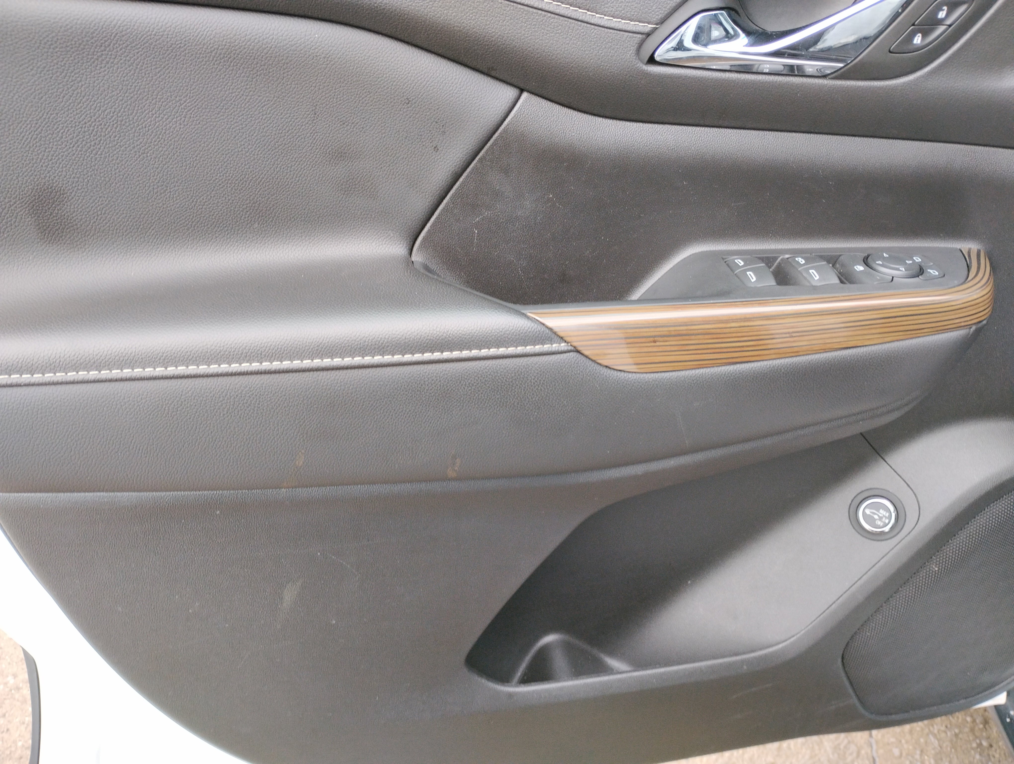 Used 2022 GMC Acadia SLE w/ Driver Convenience Package image 15