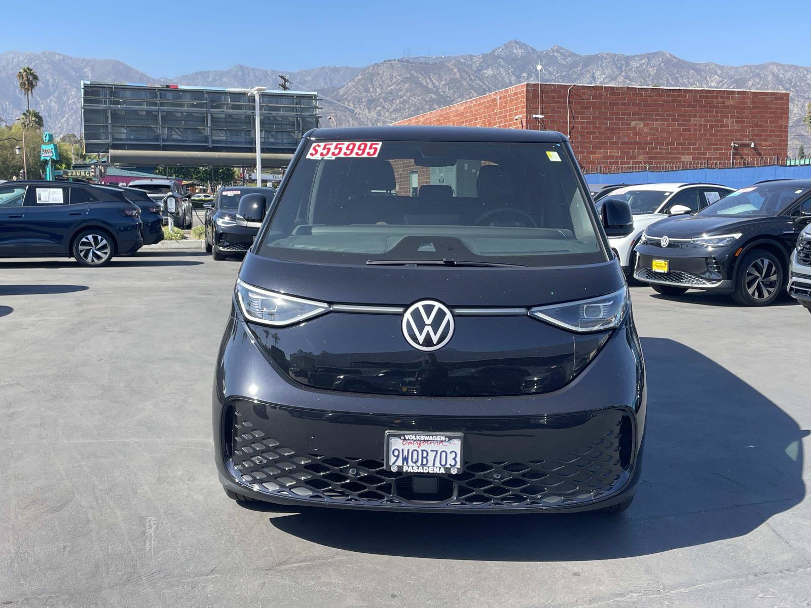 Certified 2025 Volkswagen ID. Buzz Pro S RWD image 2