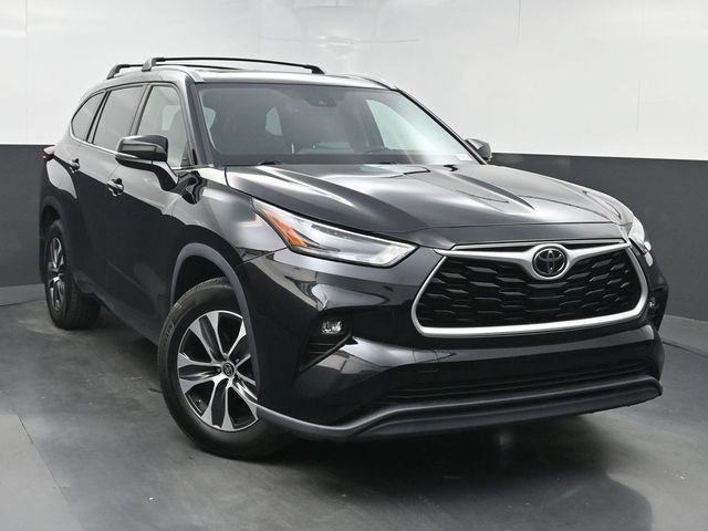 Used 2022 Toyota Highlander XLE