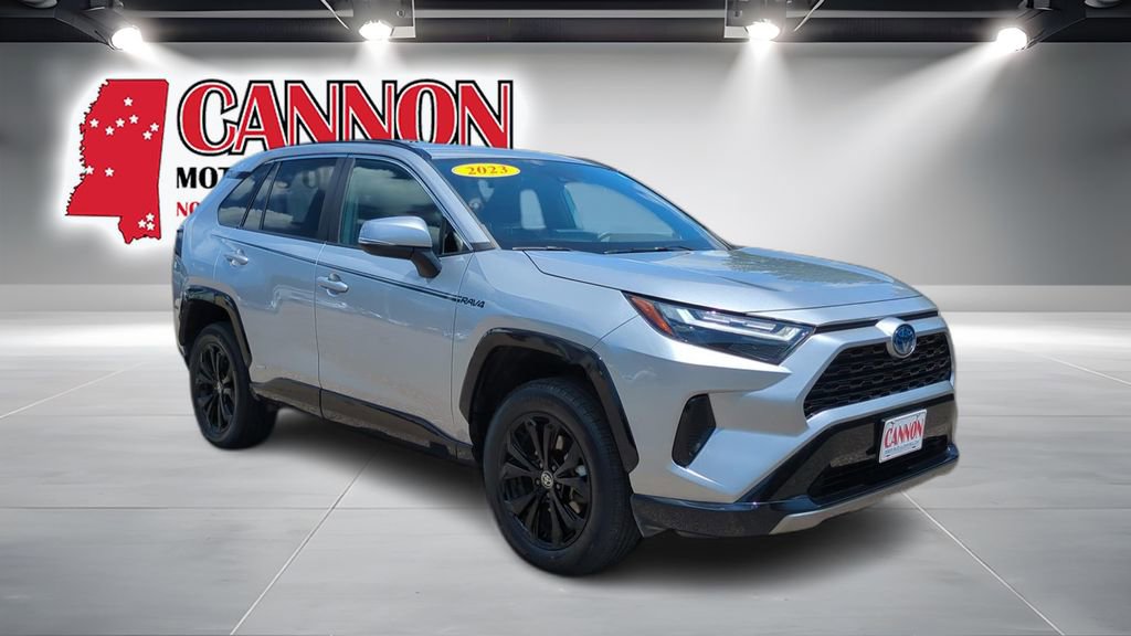 Used 2023 Toyota RAV4 SE AWD/4WD image 3