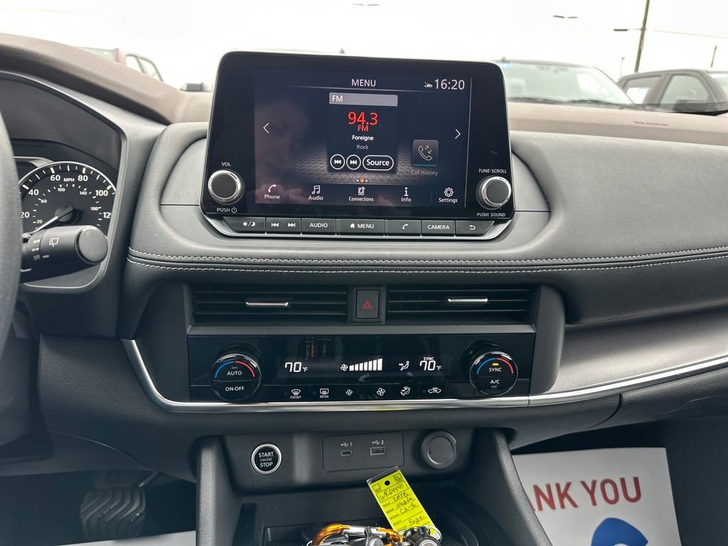 Used 2023 Nissan Rogue SV image 23