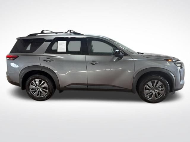 Used 2026 Nissan Pathfinder SV FWD image 8