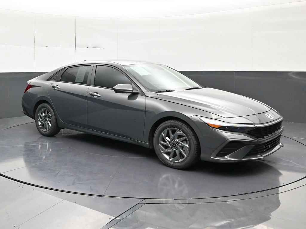 Used 2024 Hyundai Elantra SEL FWD image 7
