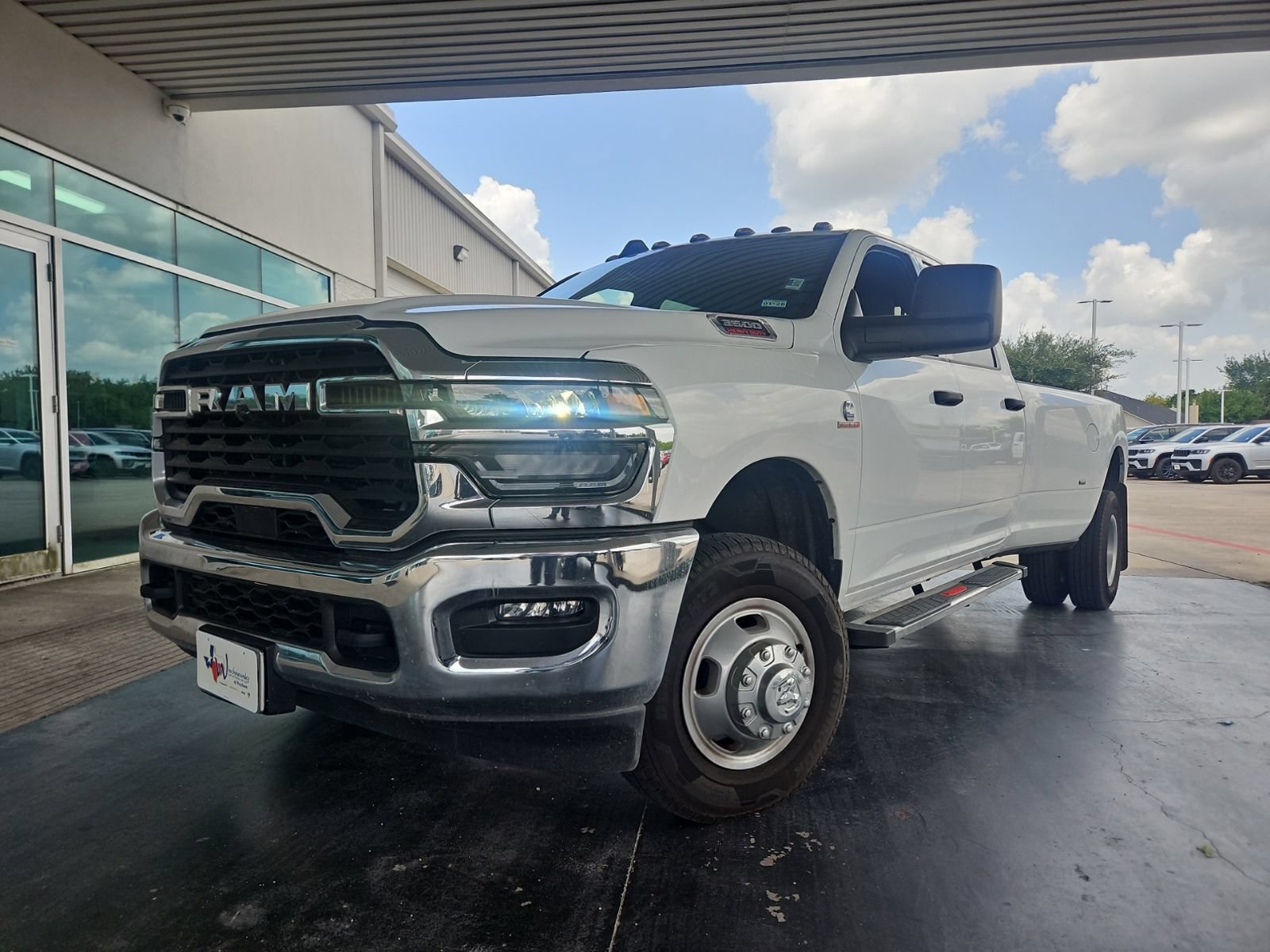Used 2026 RAM 3500 Tradesman w/ Chrome Appearance Group A AWD/4WD video 1