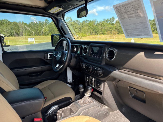 Used 2018 Jeep Wrangler Unlimited Sahara AWD/4WD image 13