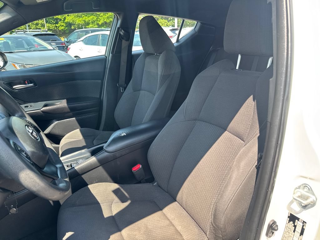 Used 2019 Toyota C-HR LE FWD image 15