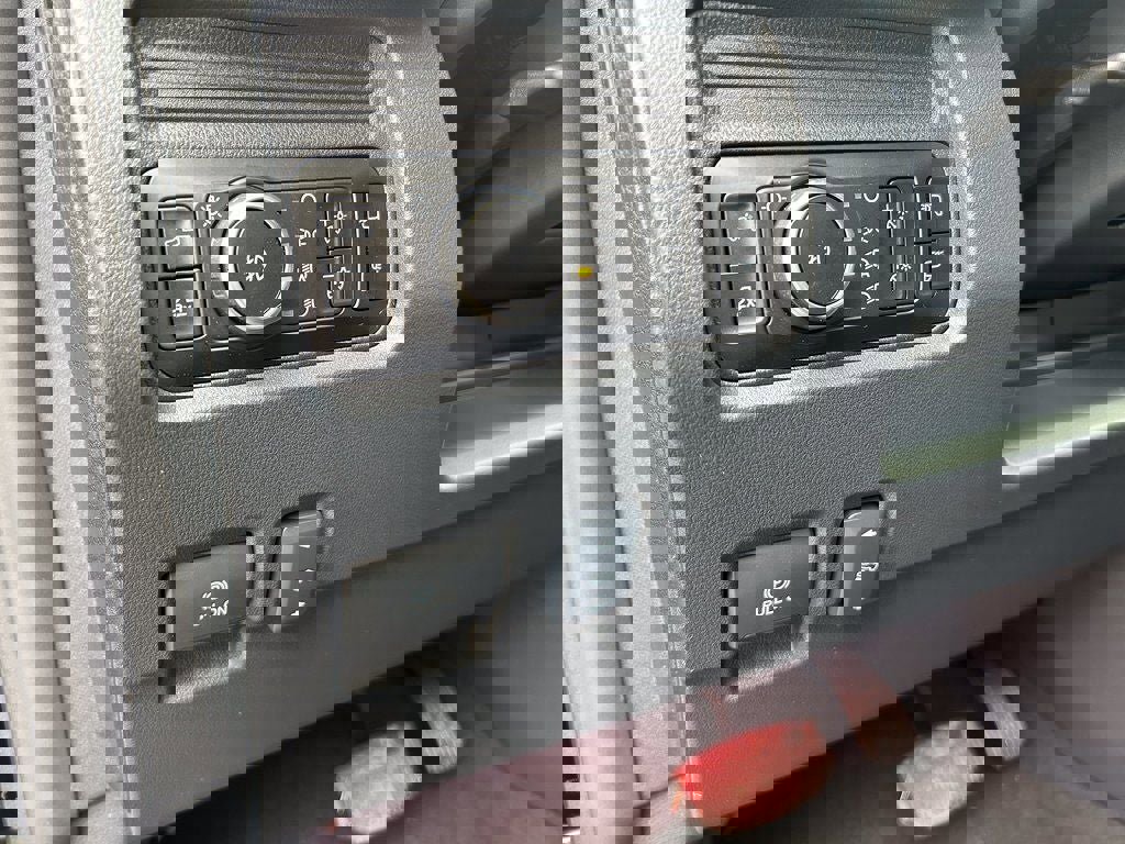 New 2026 Ford F350 Lariat w/ Lariat Premium Package image 13