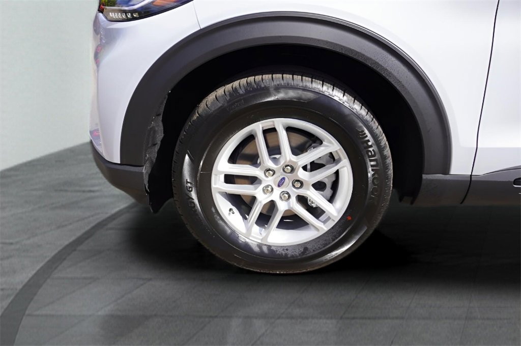 New 2026 Ford Explorer Active image 22