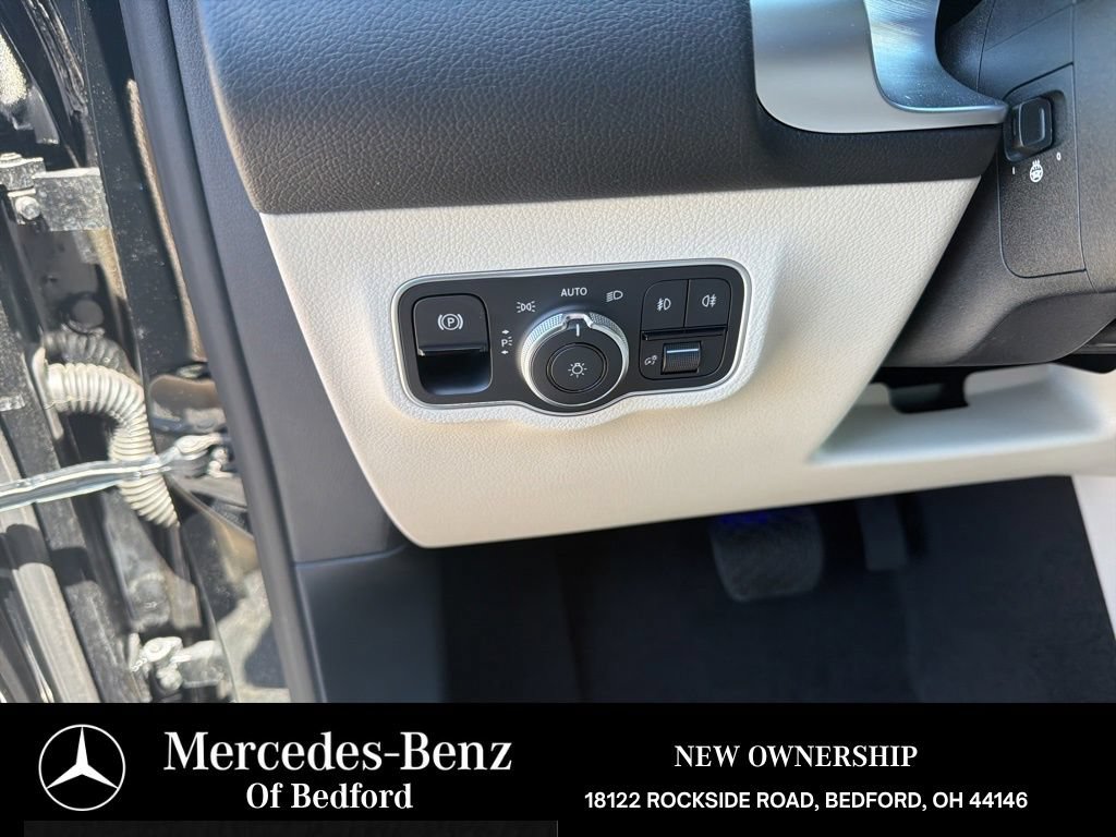 New 2026 Mercedes-Benz GLB 250 4MATIC image 9