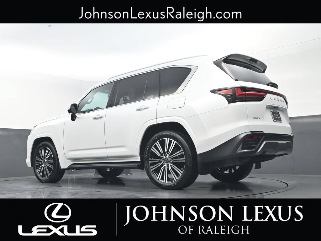 Used 2023 Lexus LX 600 4WD w/ Luxury Package image 17