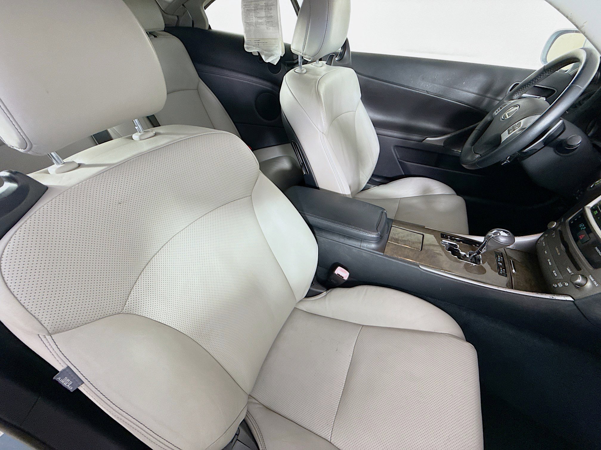 Used 2011 Lexus IS 250C w/ Luxury Pkg image 30