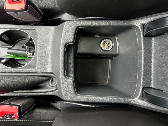 Used 2017 Volkswagen Golf Wolfsburg Edition image 27