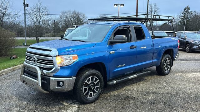 Used 2017 Toyota Tundra SR5 image 3