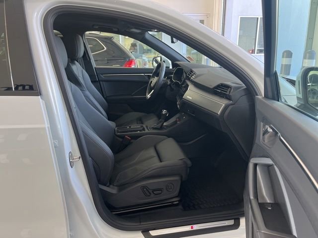 Certified 2025 Audi Q3 2.0T Premium w/ Convenience Package image 32