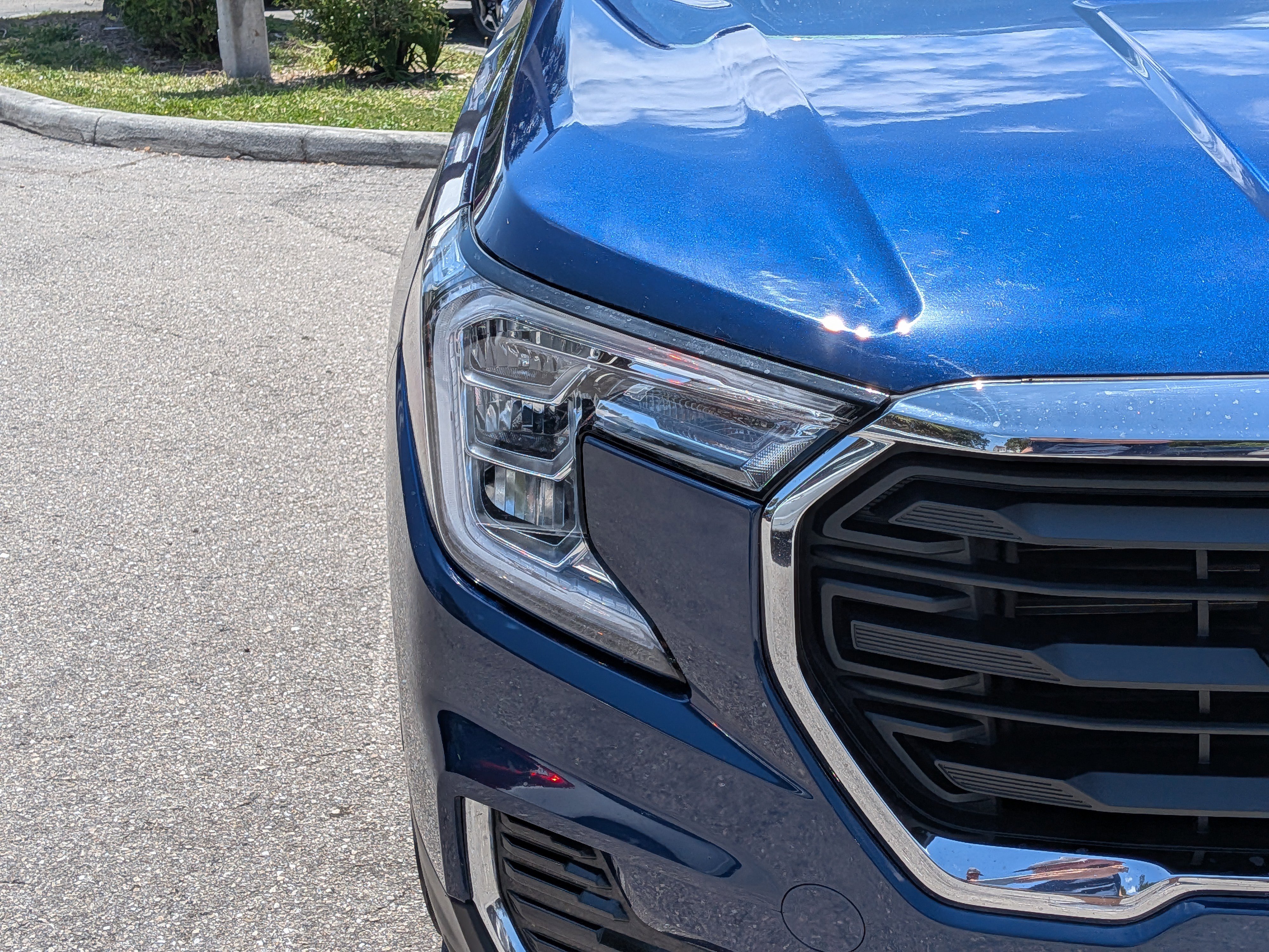 Used 2022 GMC Terrain SLE w/ Driver Convenience Package FWD image 10