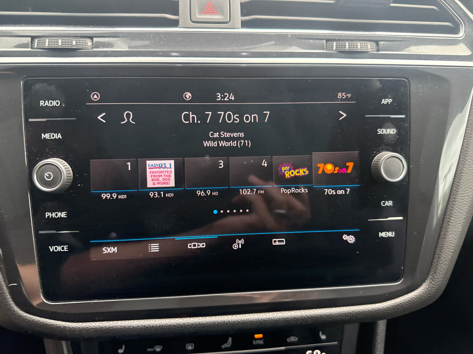 Certified 2023 Volkswagen Tiguan SE R-Line FWD image 12