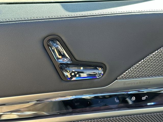 Used 2024 BMW 740i image 35