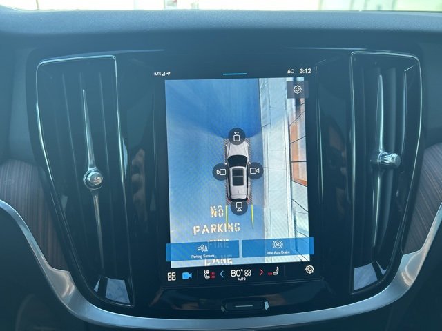 Used 2025 Volvo V60 B5 Cross Country Plus image 24