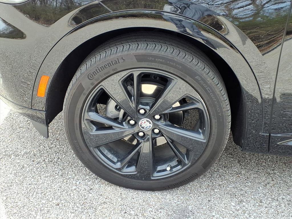 Used 2023 Buick Envision Essence w/ Sport Touring Package image 31