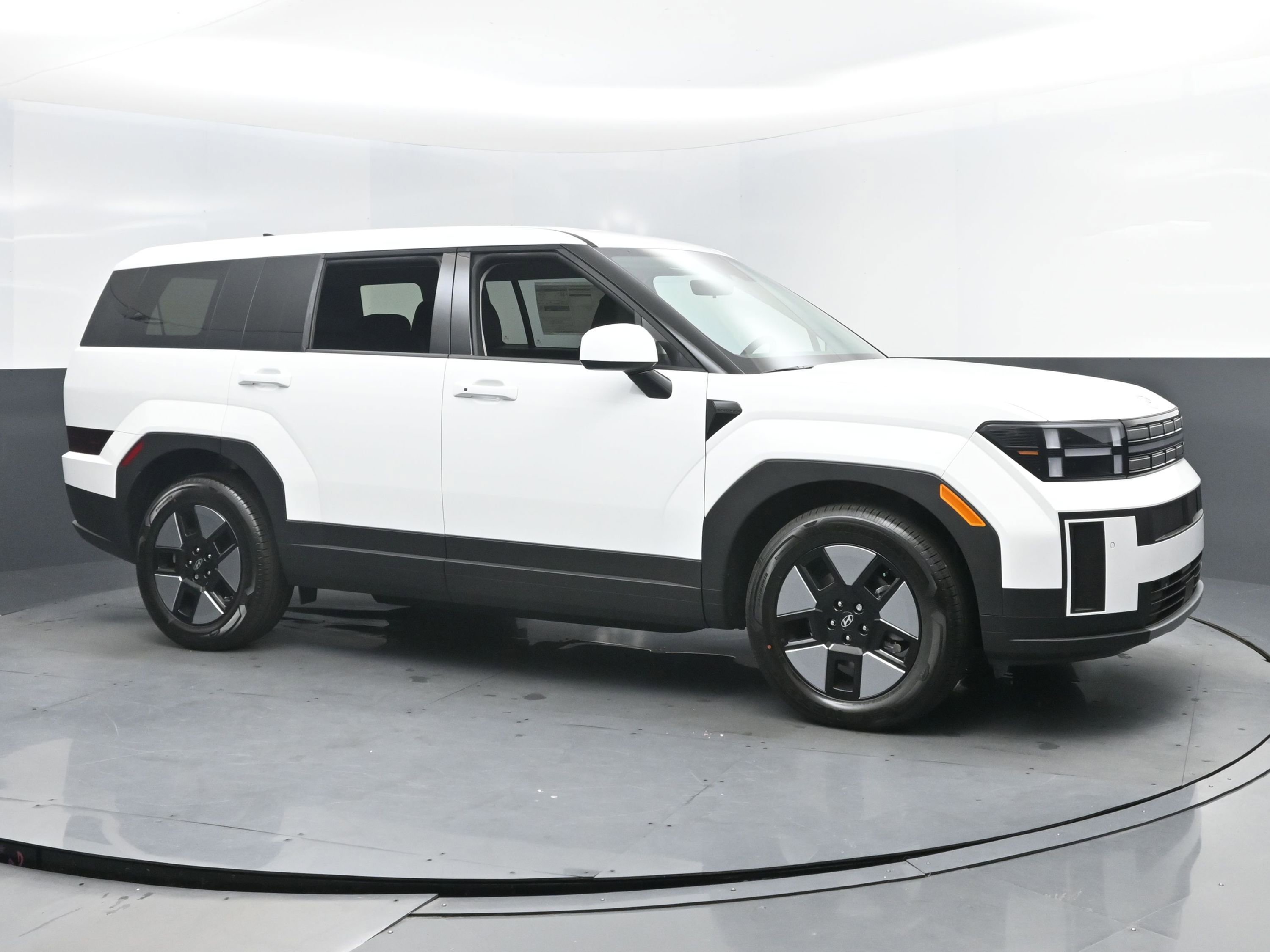 New 2026 Hyundai Santa Fe SE image 2