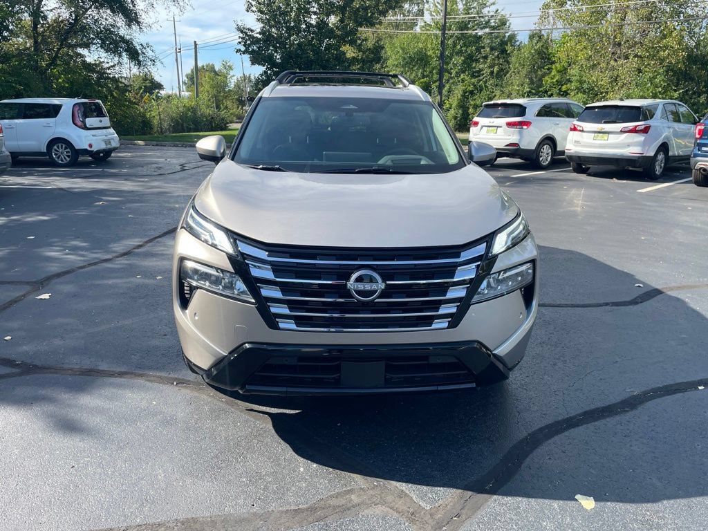 Used 2026 Nissan Rogue Platinum w/ Platinum Premium Package AWD/4WD image 2