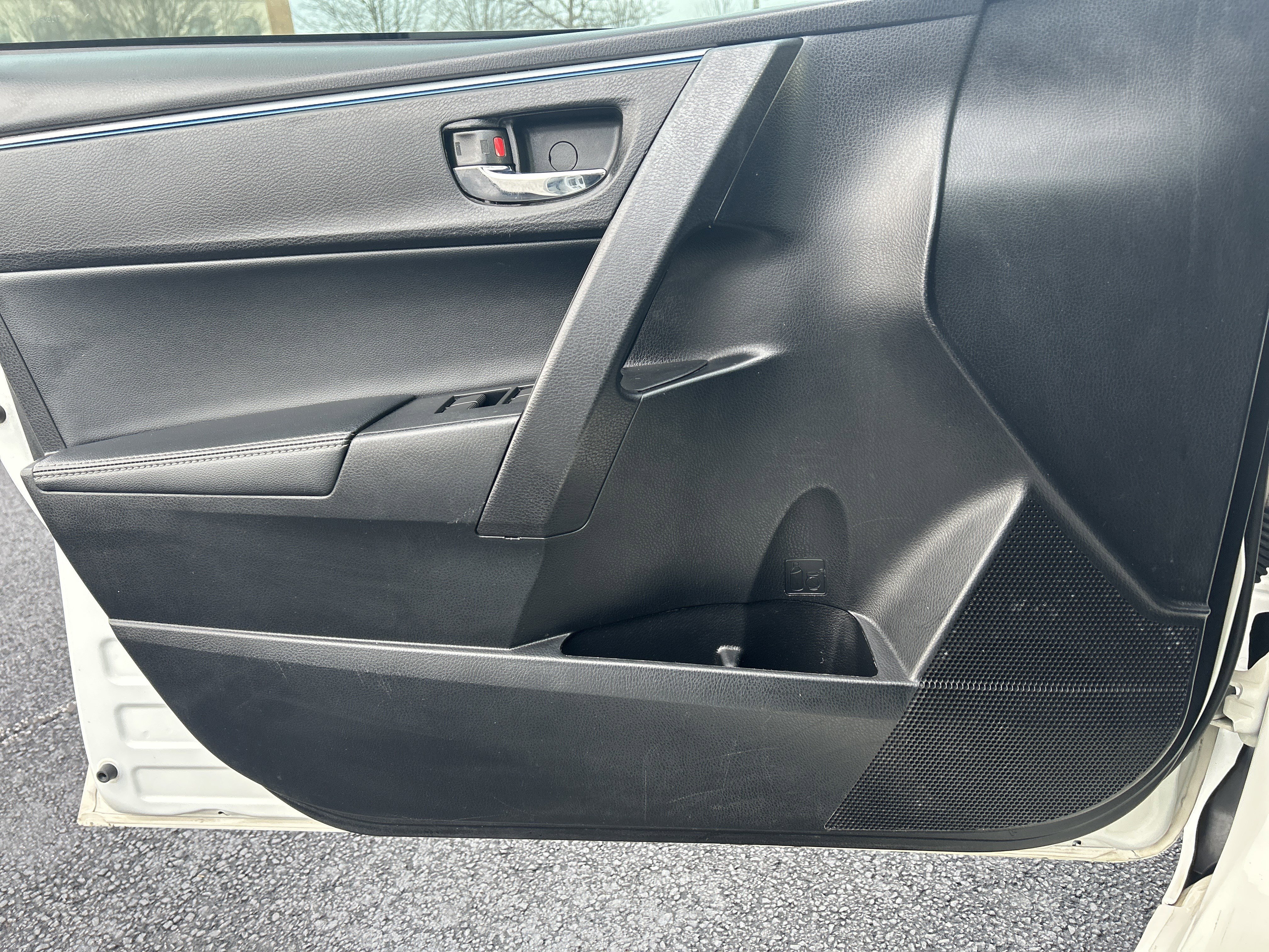 Used 2015 Toyota Corolla S w/ Driver Convenience Package image 22