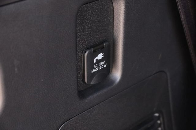 Used 2025 Nissan Armada SL w/ Captain's Chari Seat Package AWD/4WD image 9