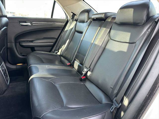 Used 2015 Chrysler 300 C w/ Light Group image 17