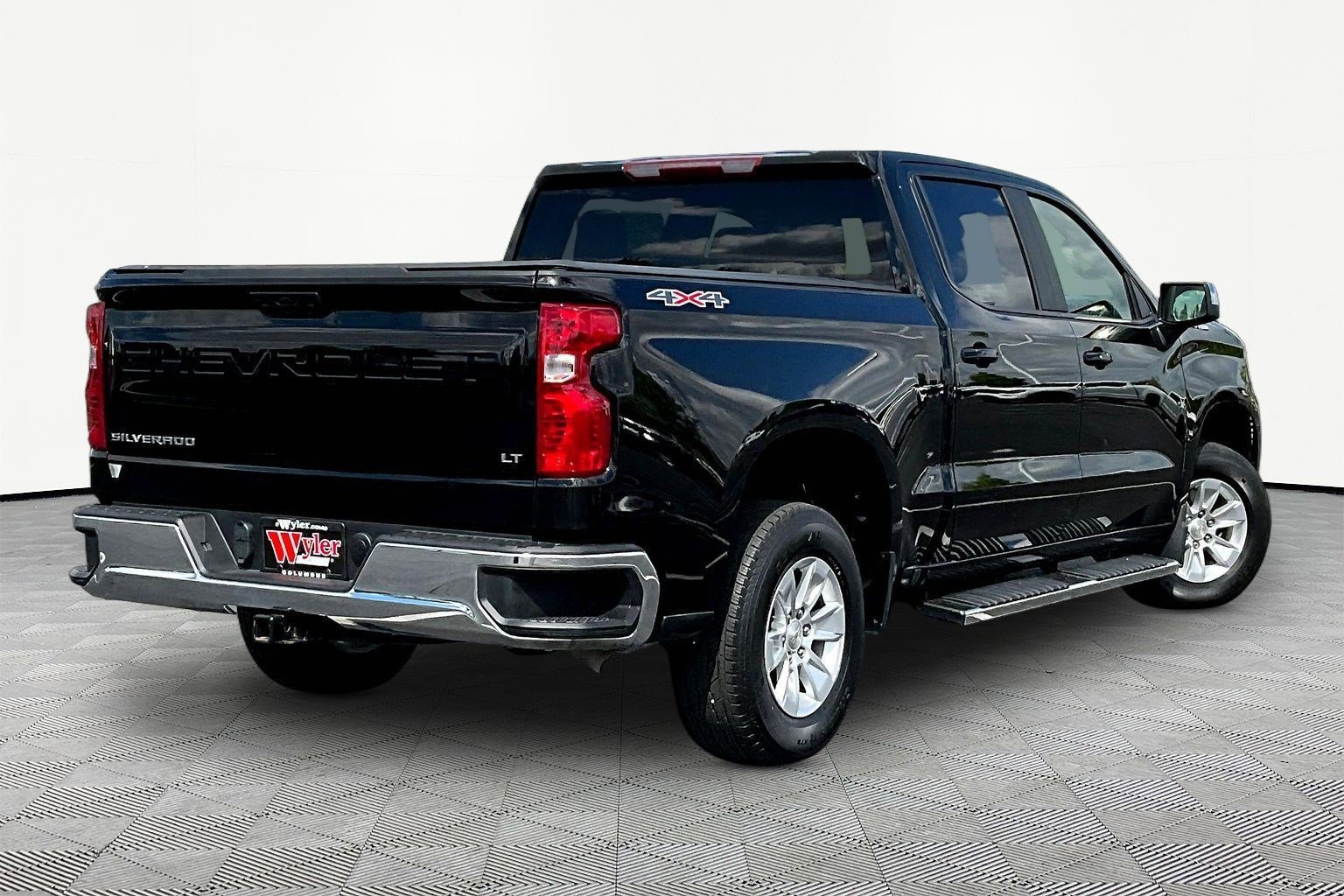 Used 2024 Chevrolet Silverado 1500 LT image 6