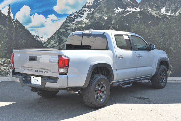 Certified 2018 Toyota Tacoma TRD Off-Road w/ Technology Package AWD/4WD image 3
