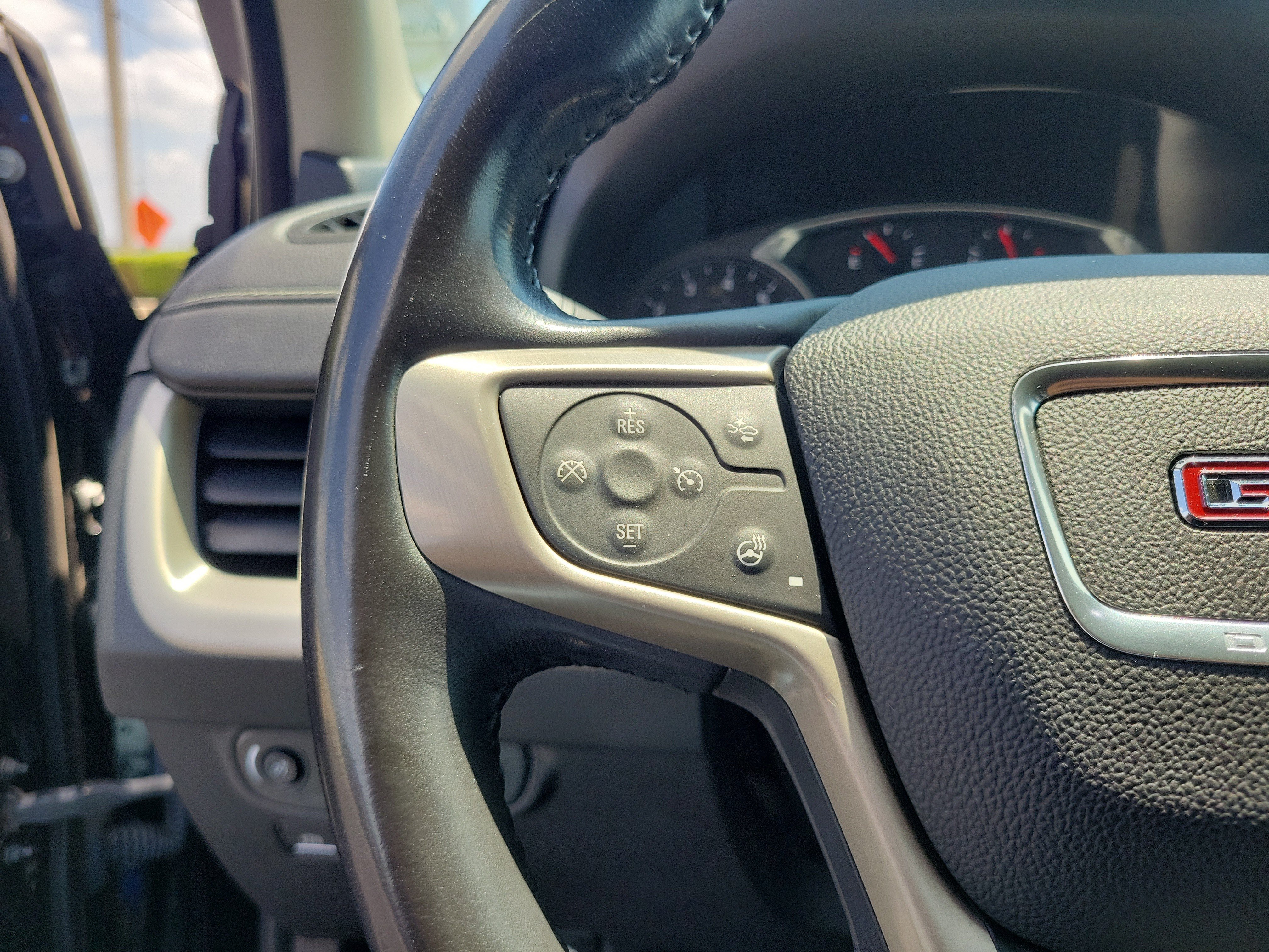 Used 2018 GMC Terrain Denali w/ Driver Alert Package II AWD/4WD image 22