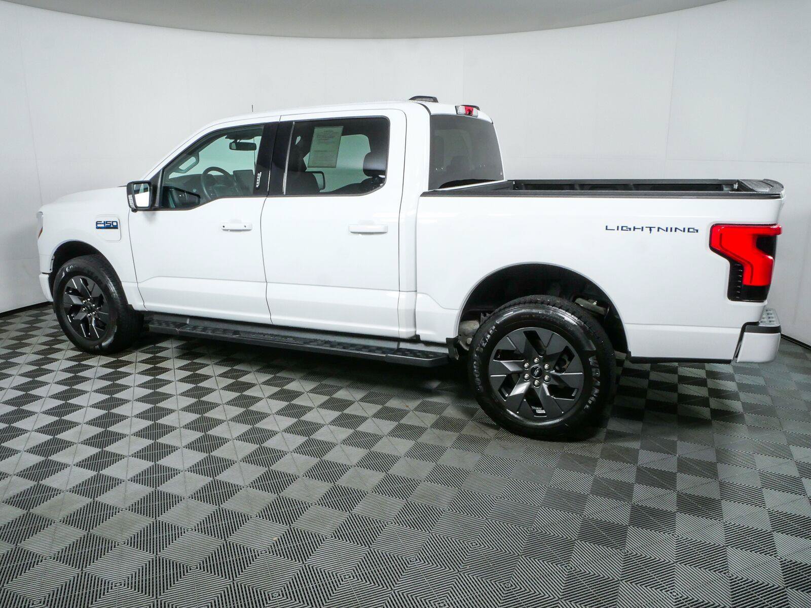 Used 2024 Ford F150 Lightning Flash AWD/4WD image 30