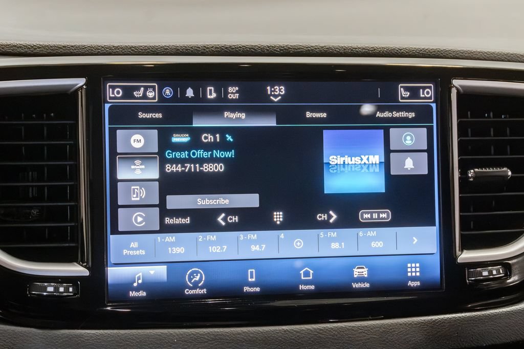 Used 2023 Chrysler Pacifica Touring-L FWD image 17