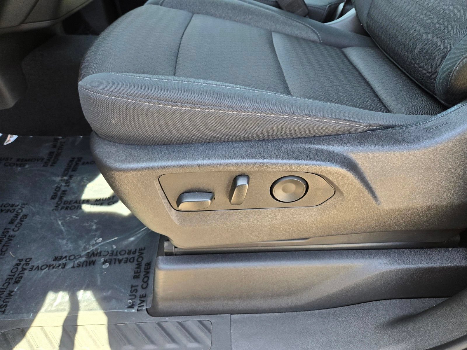 Used 2024 Chevrolet Silverado 1500 Custom Trail Boss w/ Dark Appearance Package AWD/4WD image 10