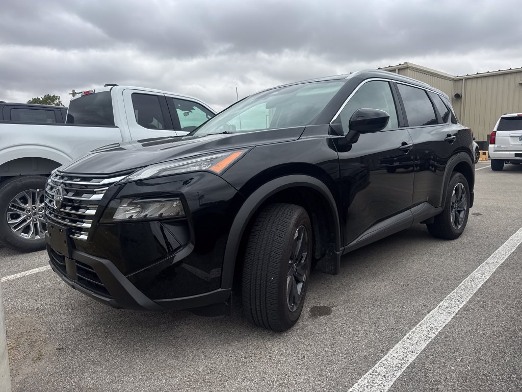 Used 2025 Nissan Rogue SV w/ SV Premium Package