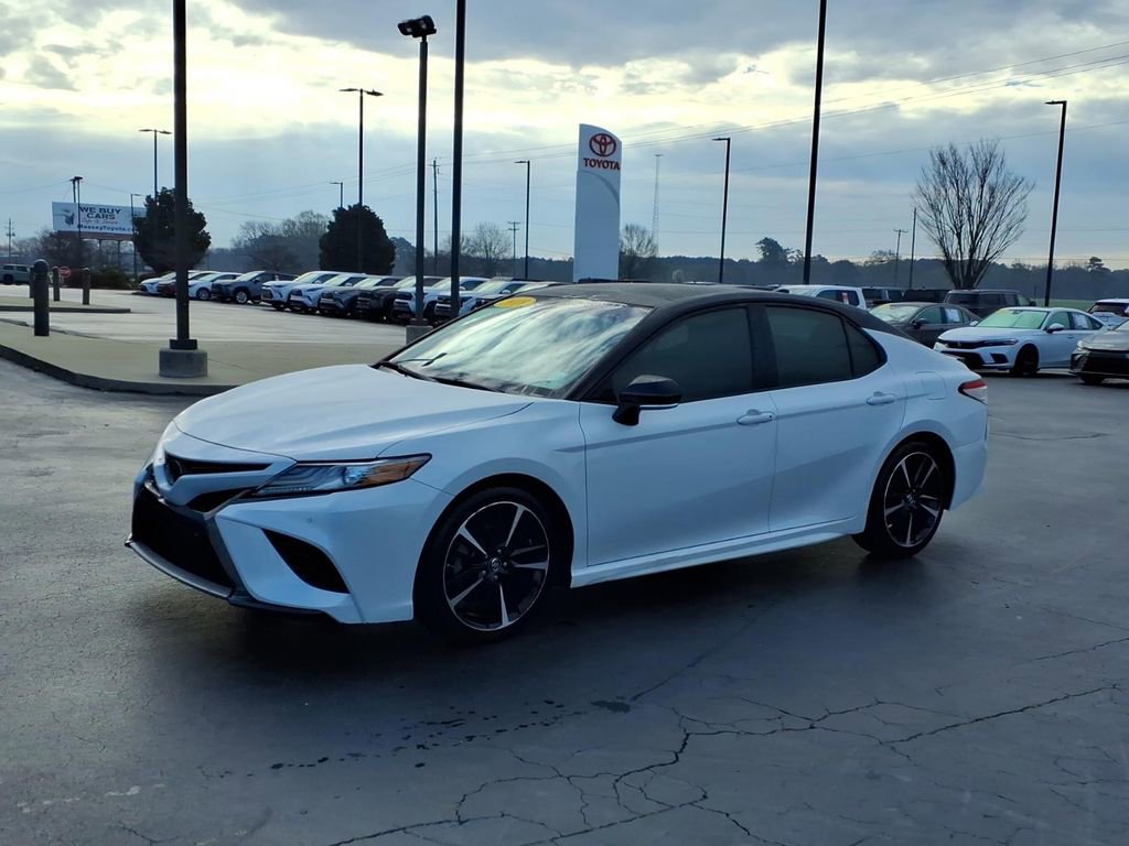 Used 2018 Toyota Camry XSE image 6