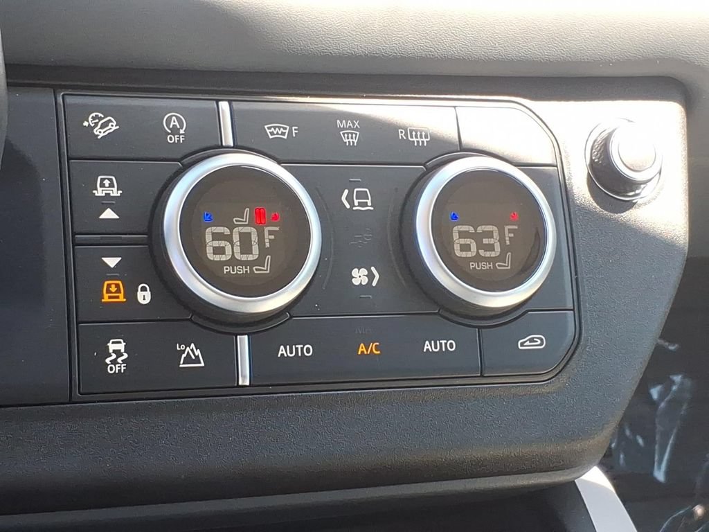 Used 2024 Land Rover Defender 110 X-Dynamic SE AWD/4WD image 22