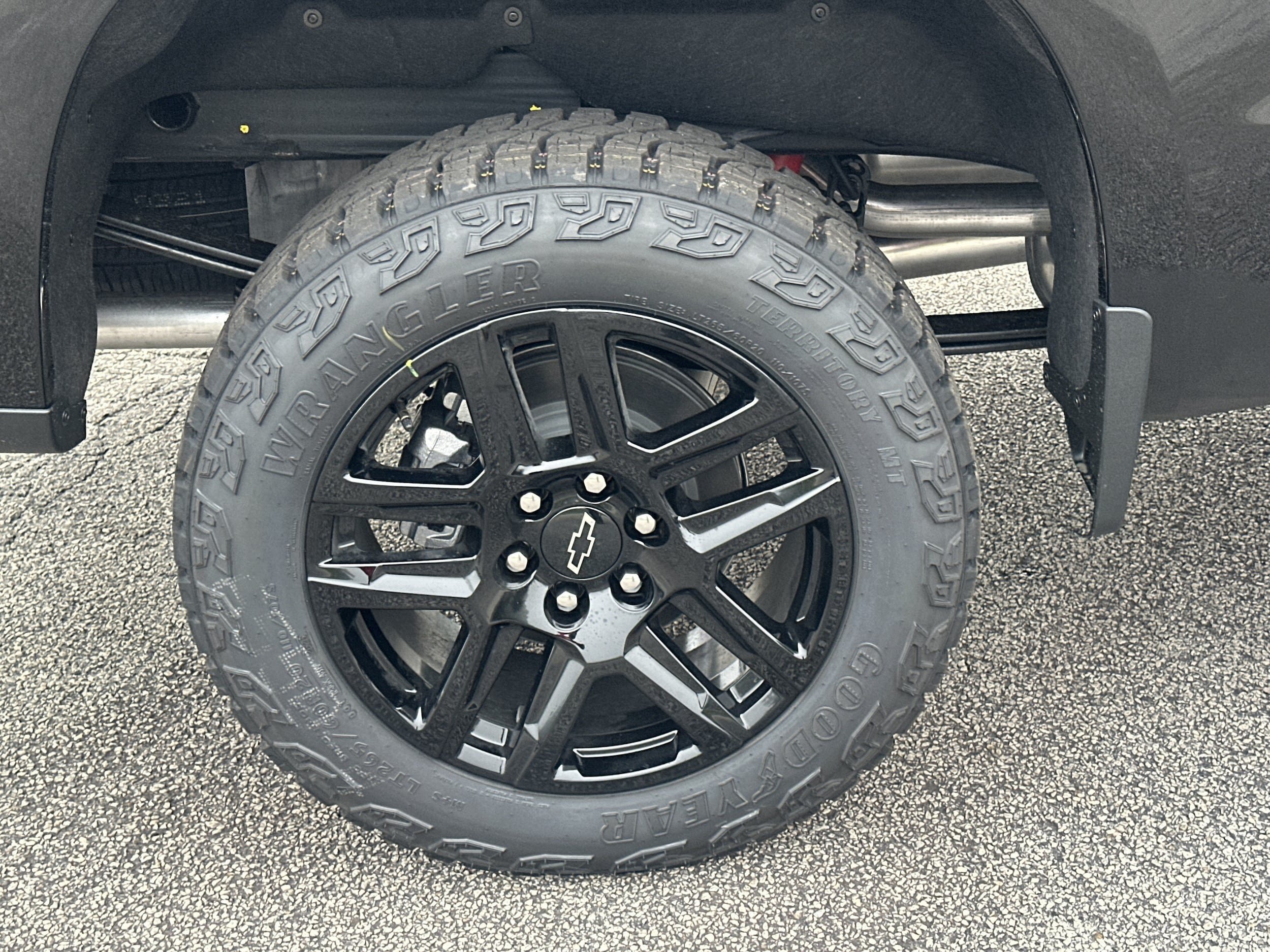 New 2026 Chevrolet Silverado 1500 Custom Trail Boss w/ LPO, Dark Essentials Package AWD/4WD image 17