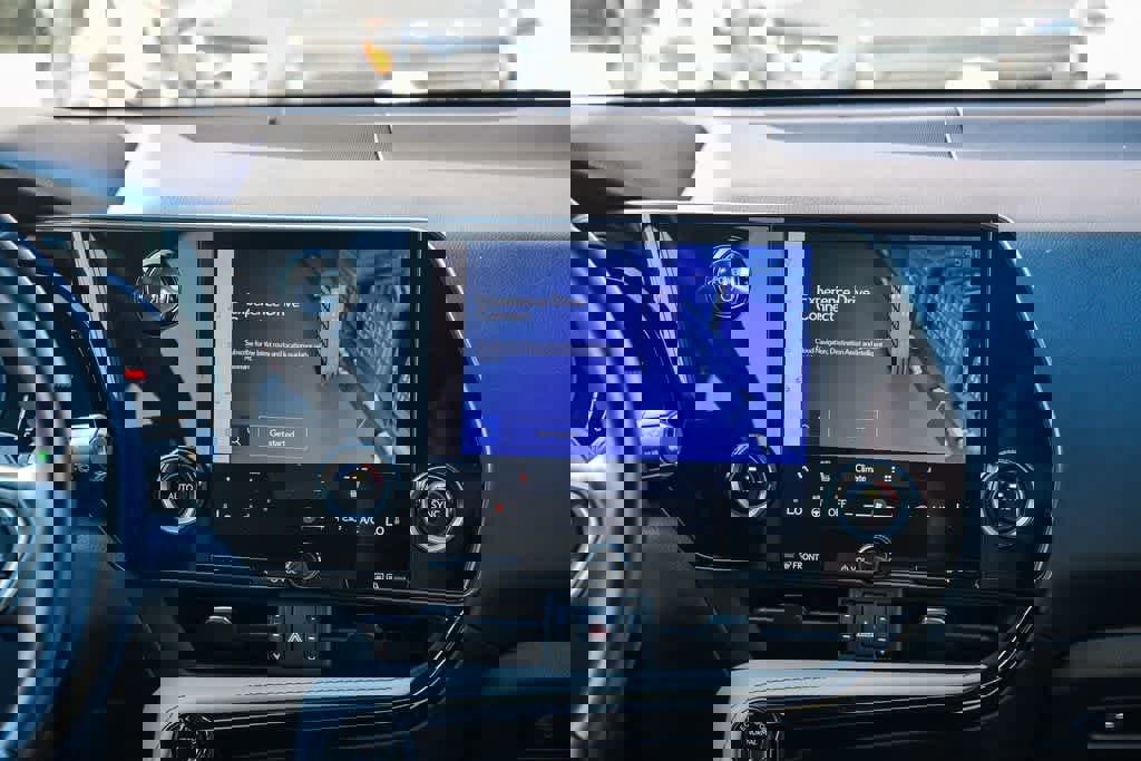 Used 2023 Lexus NX 350h AWD w/ Towing Package (2000 Lbs) image 13