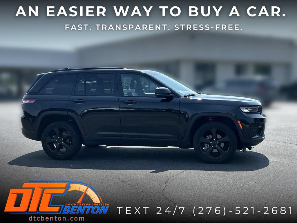 Used 2025 Jeep Grand Cherokee Altitude AWD/4WD image 2