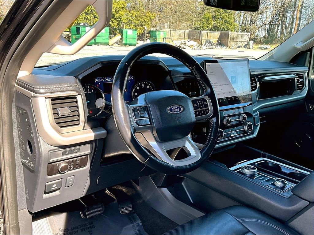 Used 2023 Ford Expedition Max XLT image 21