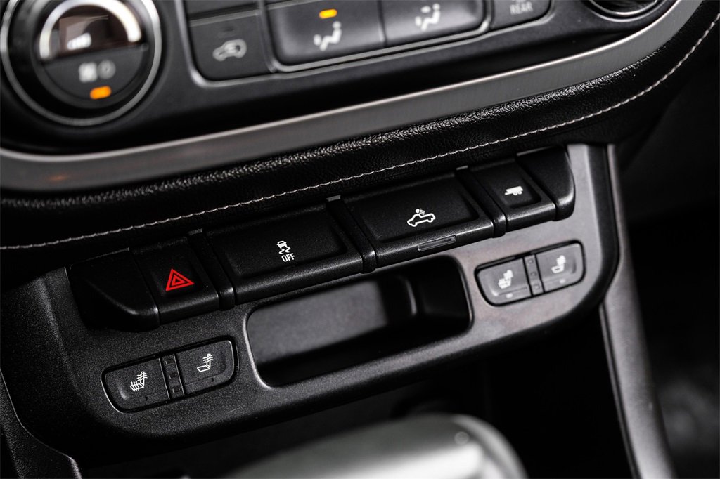 Used 2016 GMC Canyon SLT image 23