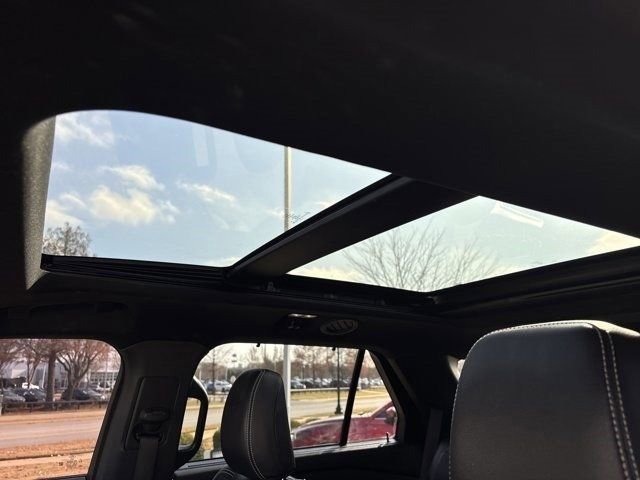 Used 2022 Ford Explorer ST w/ Equipment Group 401A image 7