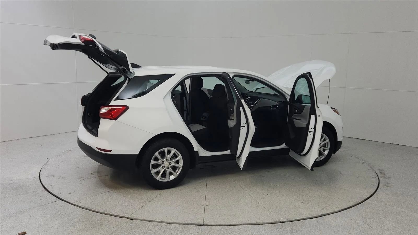 Used 2021 Chevrolet Equinox LS FWD image 15